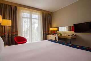 Гостиница Cosmos Sochi Hotel Сочи Улучшенный номер с кроватью размера -3